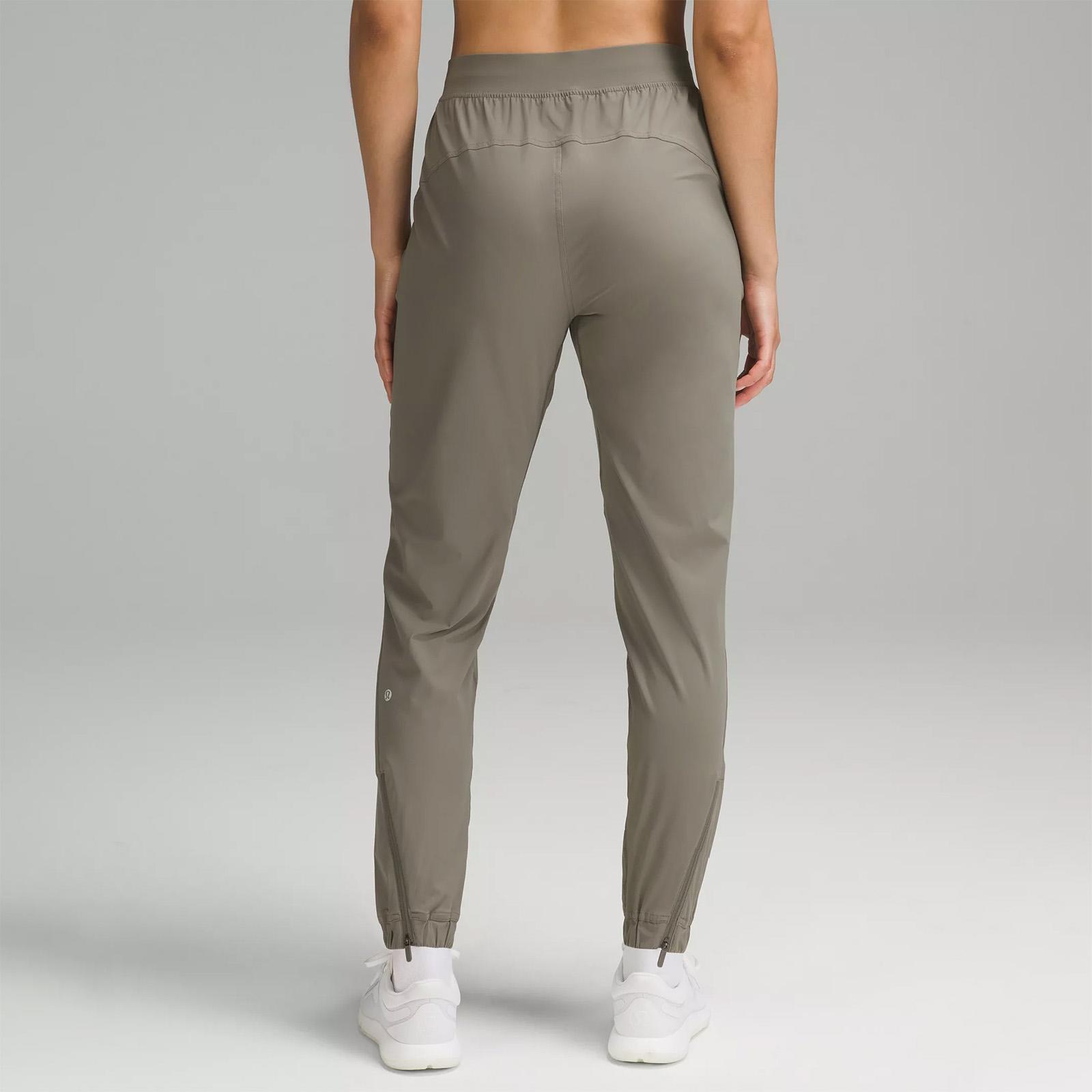 Women's Crested Adapted State High Rise Jogger Carbon - UBC Bookstore